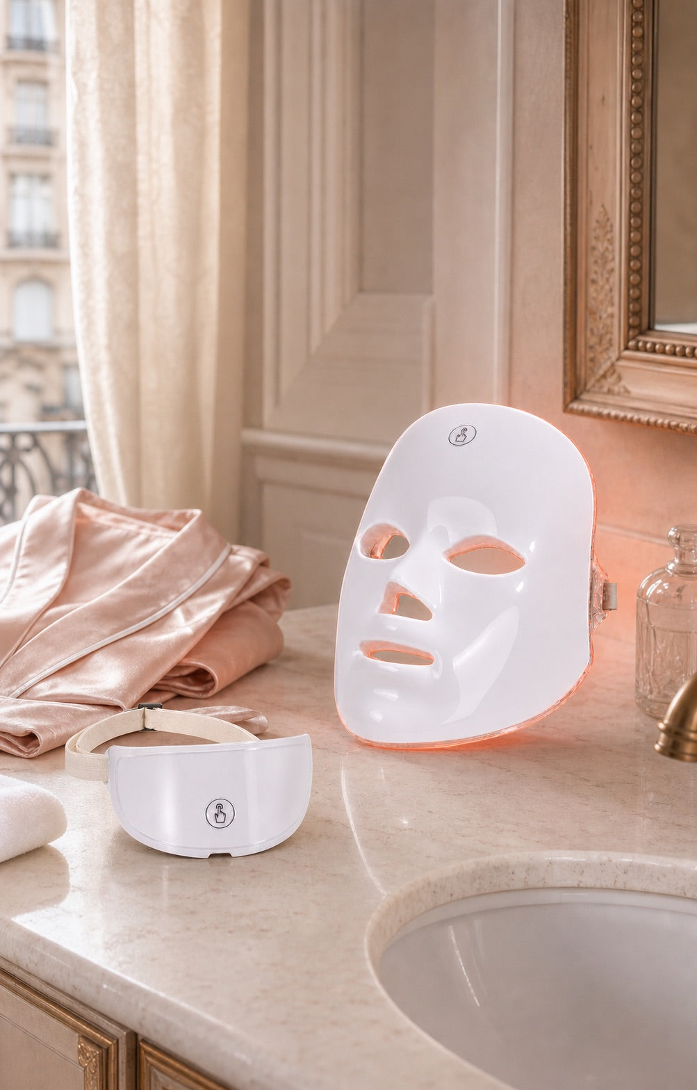 Masque LED NOVALYA préparé pour un rituel beauté