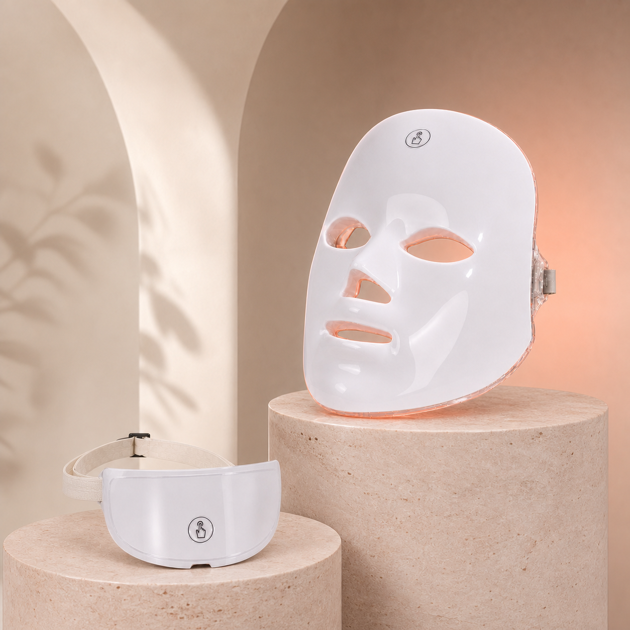 Masque LED NOVALYA présenté sur des socles en pierre claire